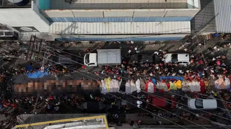 180 kişi öldü: Cesetler sokaklara dizildi