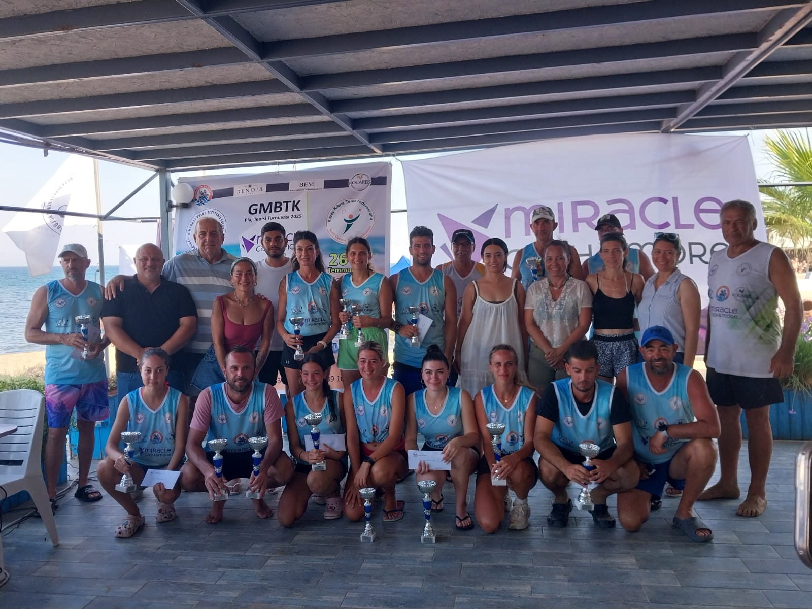 Sezonun ilk plaj tenis turnuvası Kocareis’de tamamlandı